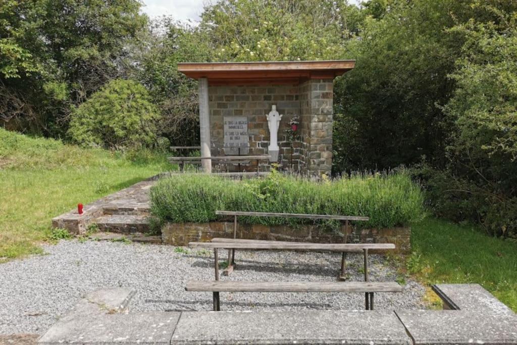 Lesse En Ciel Vous Accueille Avec Plaisir . Villa Houyet Luaran gambar