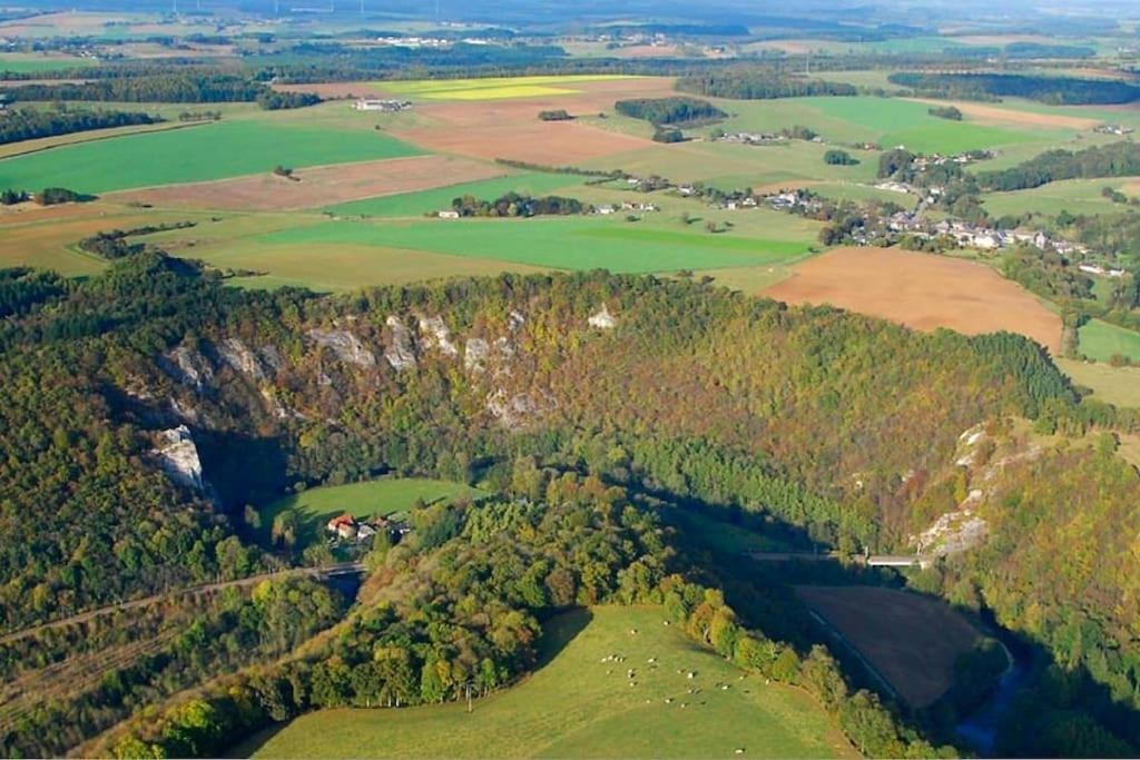 Lesse En Ciel Vous Accueille Avec Plaisir . Villa Houyet Luaran gambar