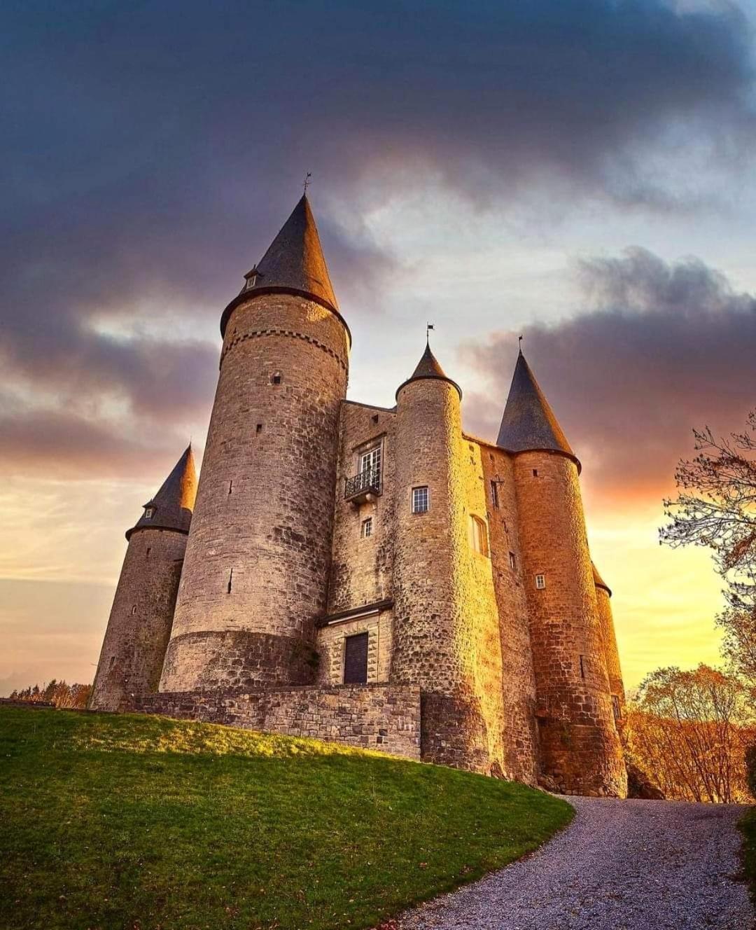 Lesse En Ciel Vous Accueille Avec Plaisir . Villa Houyet Luaran gambar