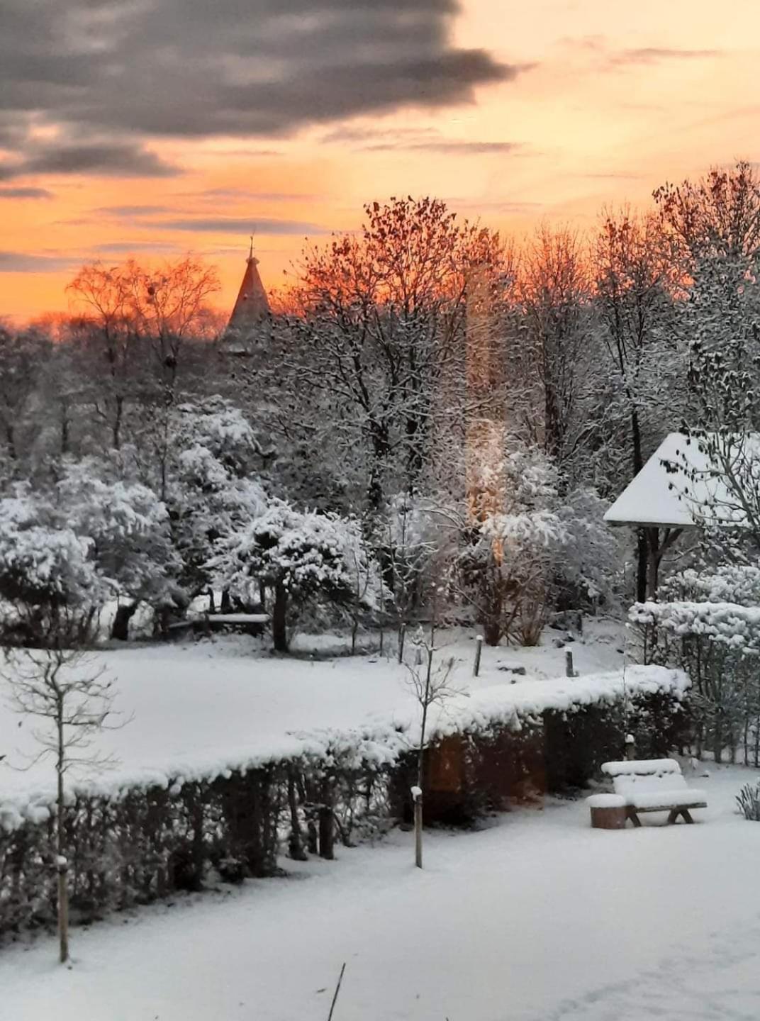 Lesse En Ciel Vous Accueille Avec Plaisir . Villa Houyet Luaran gambar